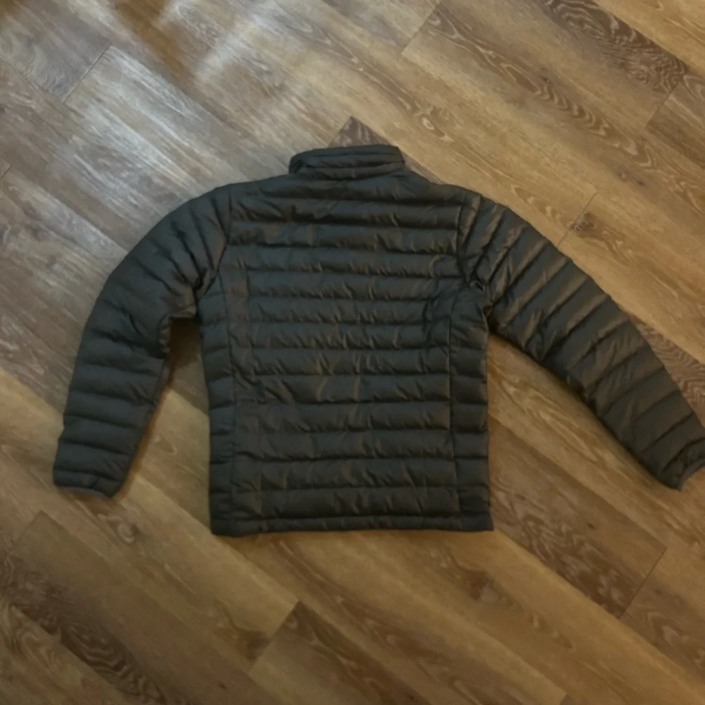 Patagonia Down Sweater - Picture 4 of 7